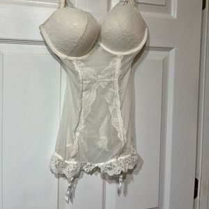 Lace babydoll with push up and straps